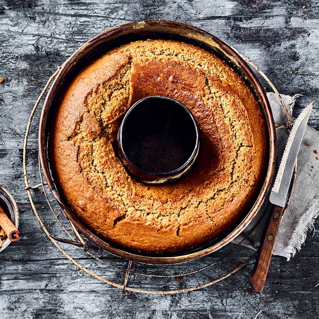 Wer Zimt mag, wird diesen Kuchen lieben! Und er schmeckt nicht nur zur Advents- und Weihnachtszeit, sondern eigentlich das ganze Jahr über.