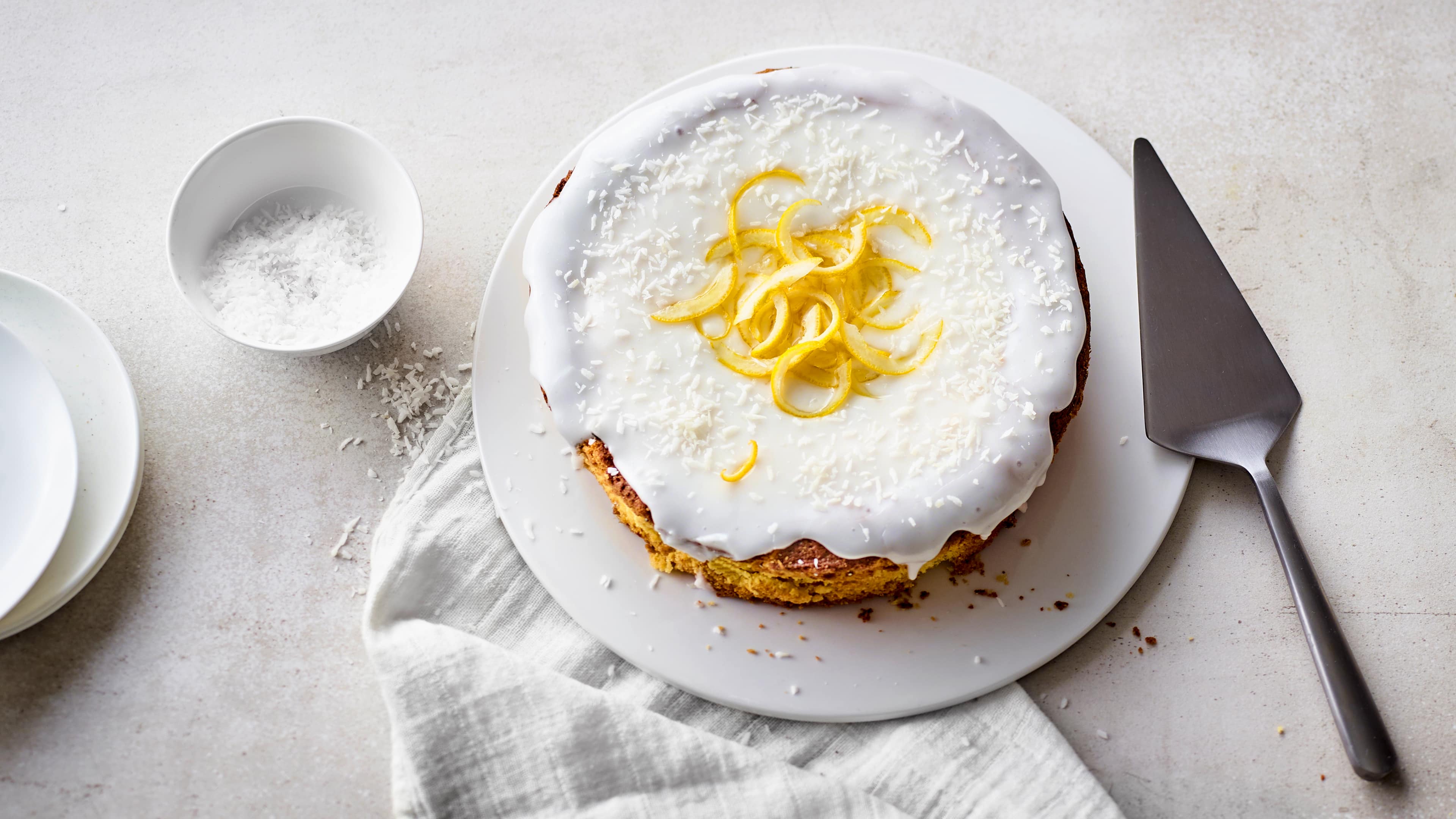 Ananas-Makronen-Kuchen Ein Kuchentraum mit frischer Ananas: Probieren Sie doch einmal diesen Ananas-Makronen-Kuchen: Unglaublich lecker und herrlich fruchtig.