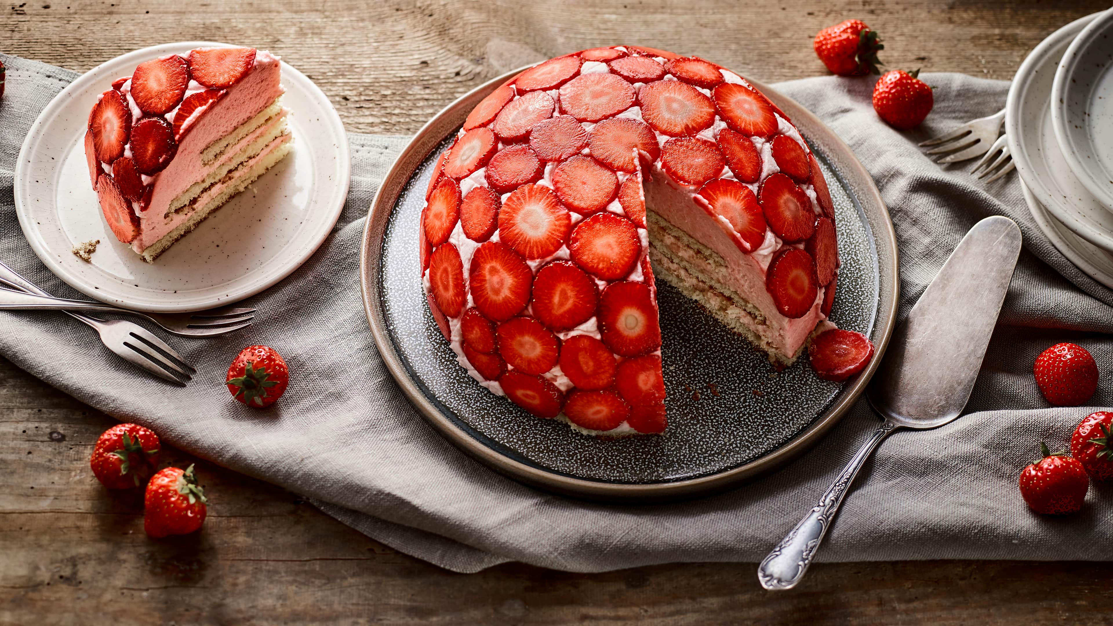Erdbeer-Kuppeltorte Erdbeer-Kuppeltorte
