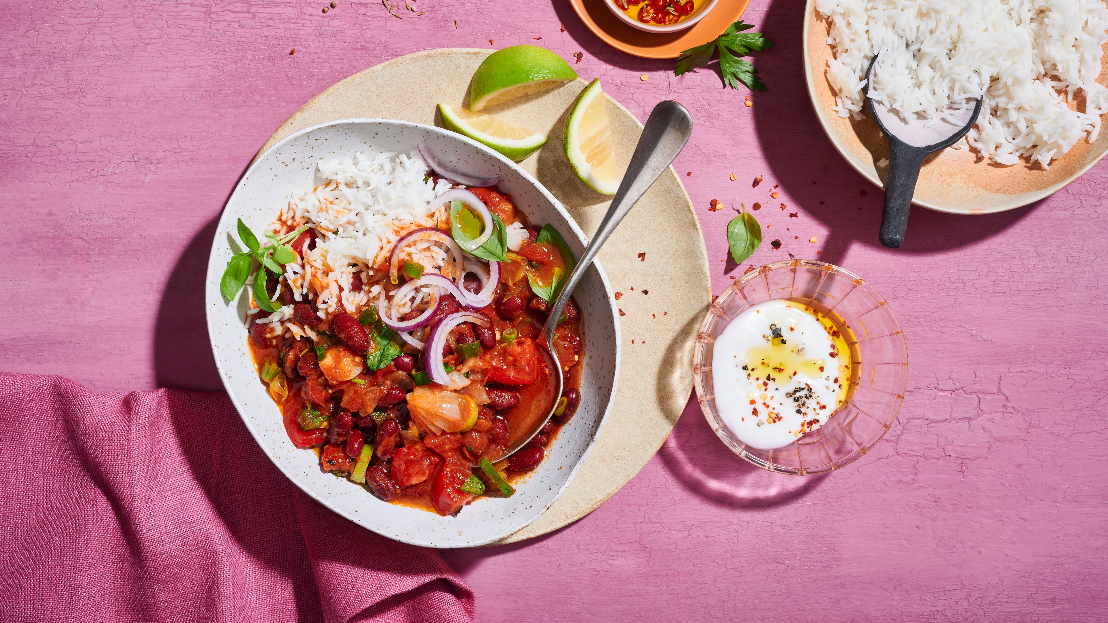 Kidneybohnen-Chili mit Kokos-Dip Kidneybohnen-Chili mit Kokos-Dip