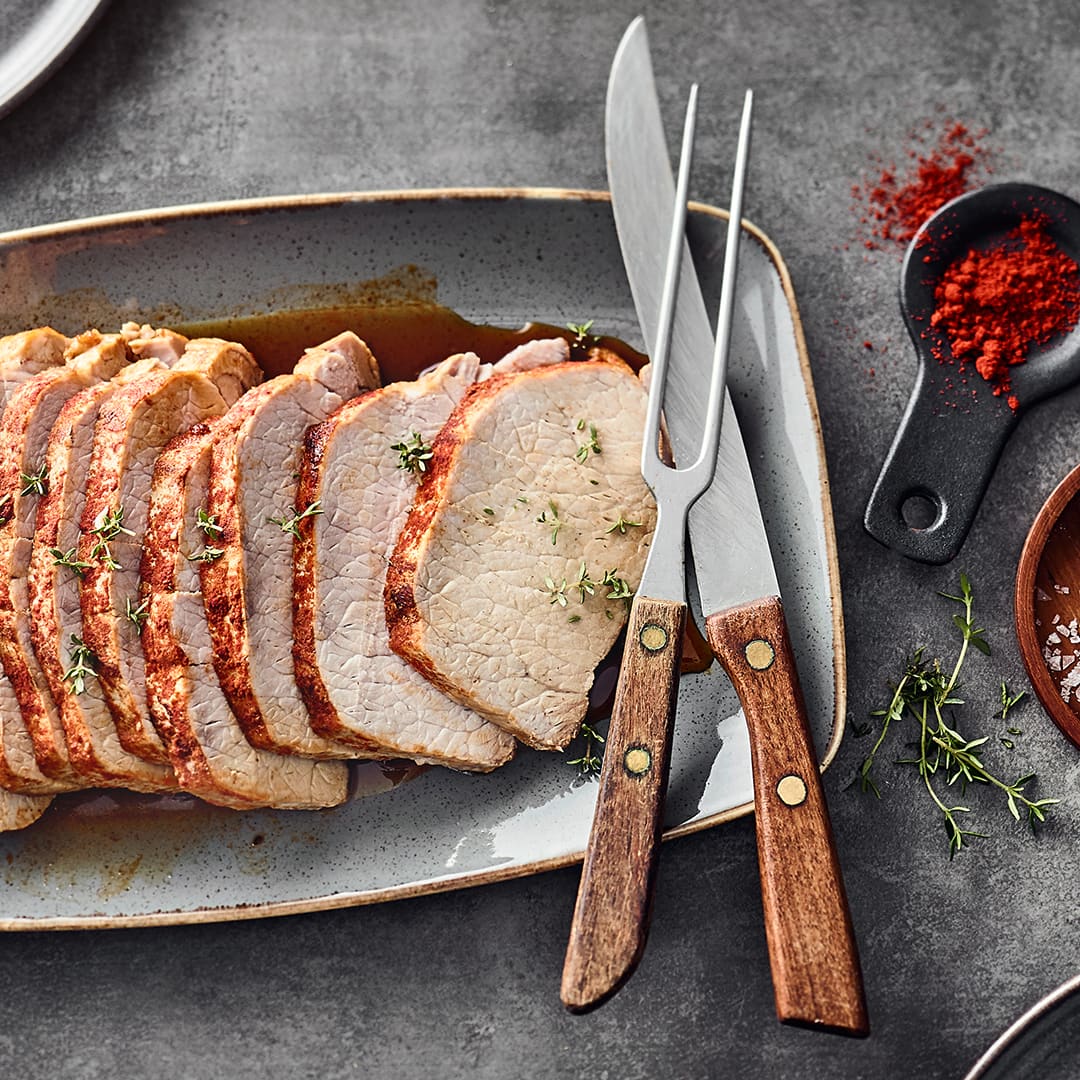 Leckerer Lummerbraten aus dem Backofen – mit unserem Rezept wird Ihr Schweinerückenbraten besonders saftig und zart. Ein echter Genuss für die ganze Familie!
