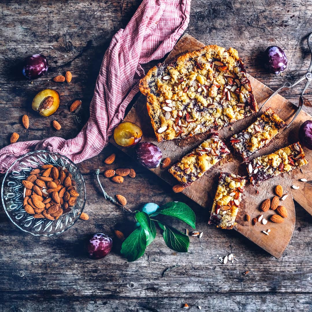 Pflaume-Crumble Bars