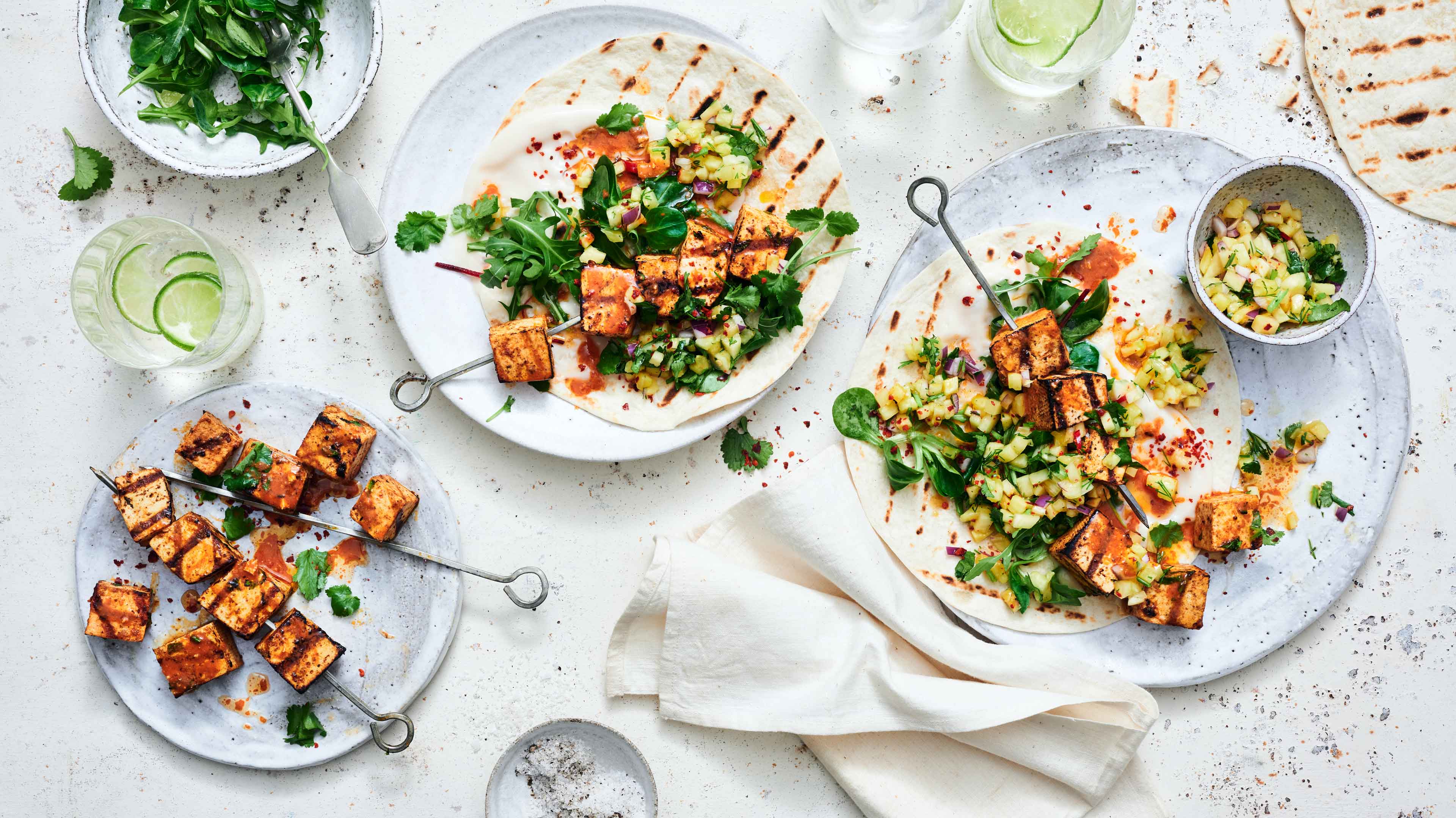Tandoori-Tofu-Spieße mit Ananas-Salsa Tandoori-Tofu-Spieße mit Ananas-Salsa