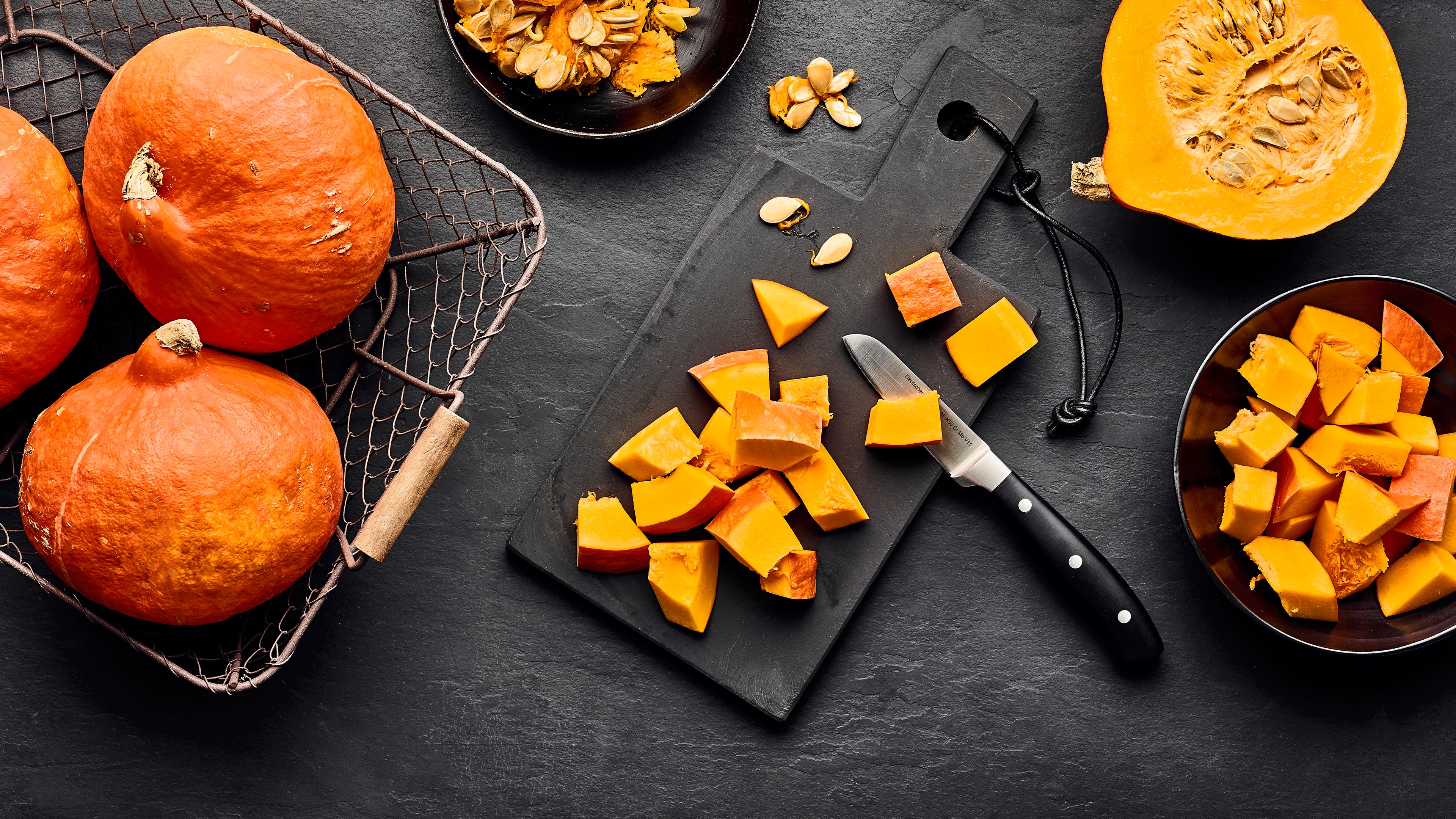 Hokkaido-Kürbis schälen