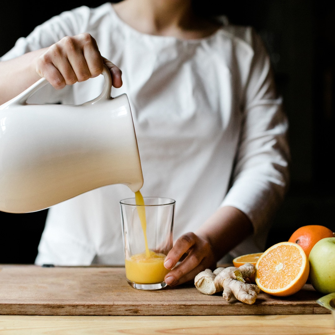 Frisch gepresster Saft schmeckt gut und kann das Abnehmen unterstützen.