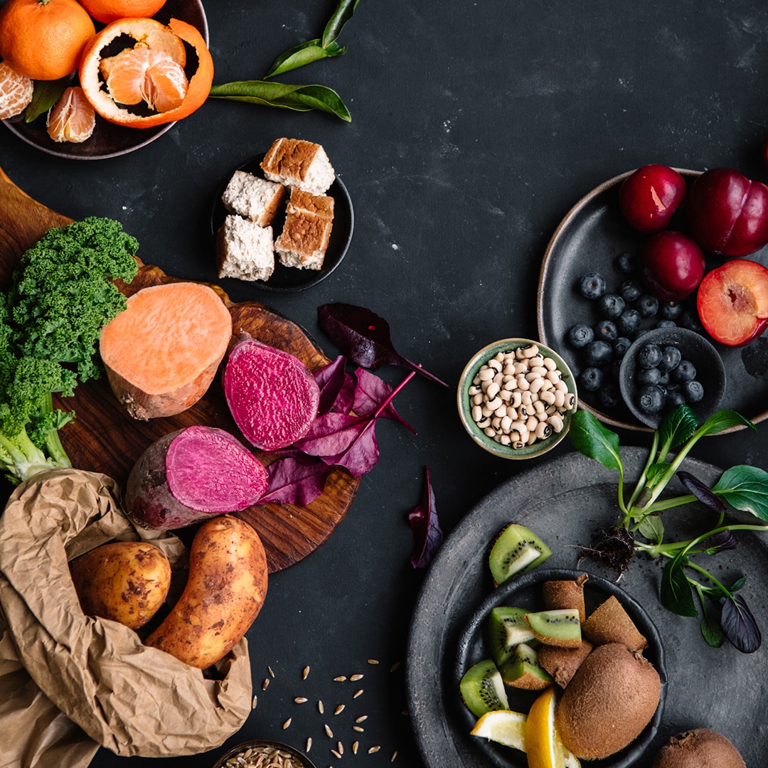 Viel frisches Obst und Gemüse sind in der basischen Ernährung von Bedeutung.