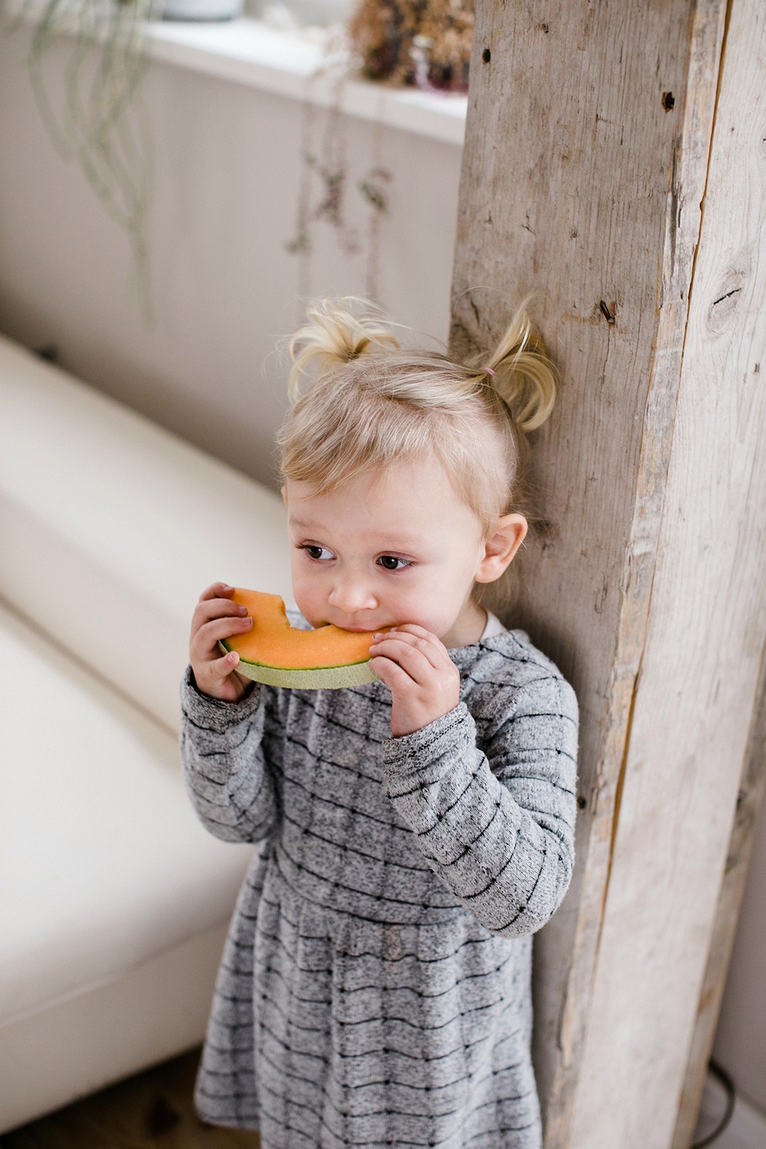 Gesunde Snacks für Kinder: lieber Obst als Schokolade und Co.