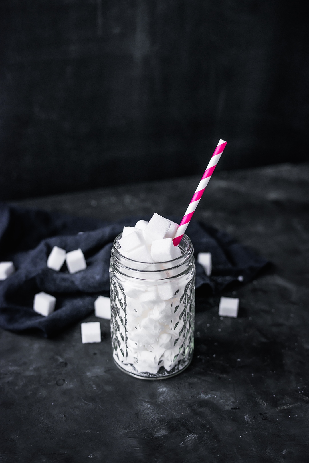 Einfache Kohlenhydrate sind Zuckermoleküle und sollten daher bewusst konsumiert werden.