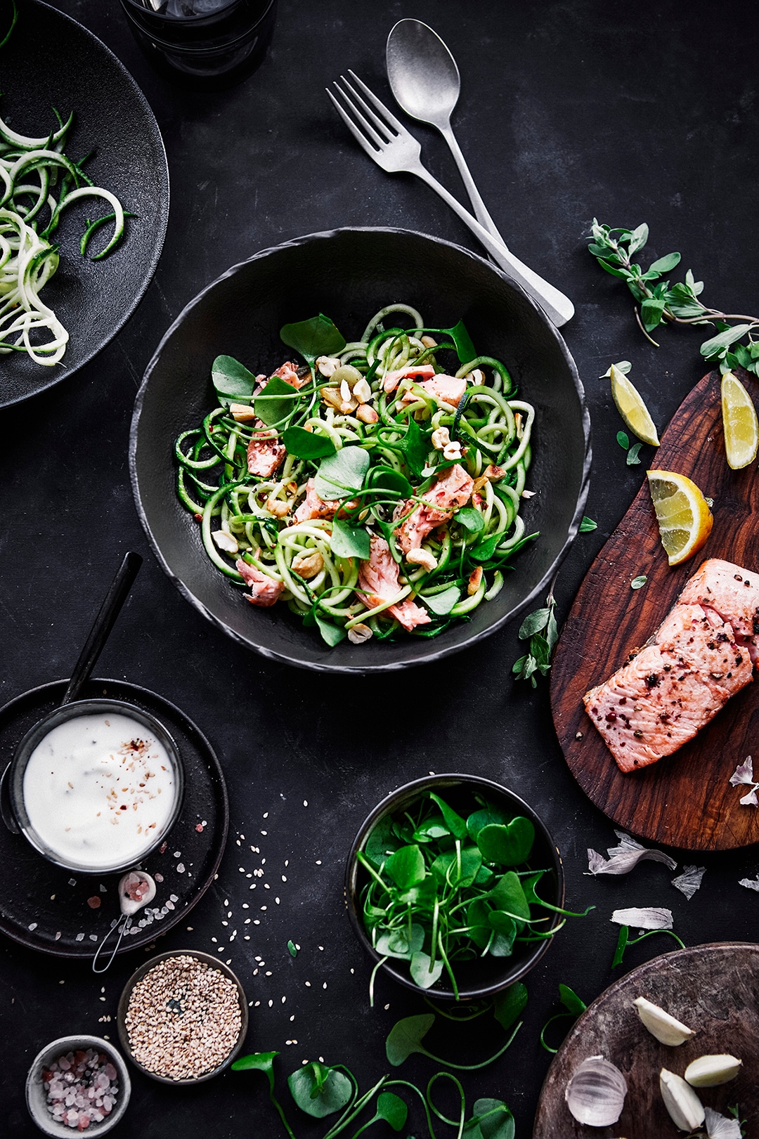 Ein Salat mit den richtigen Beilagen passt auch zur Low Carb Ernährung.