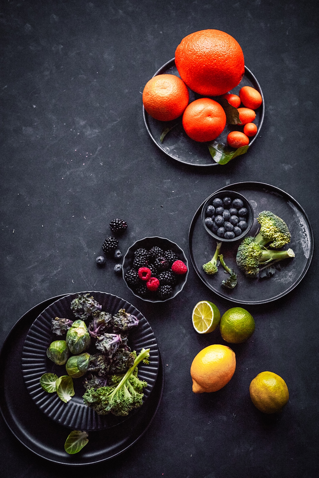 Zitrusfrüchte und andere Obstsorten sind gute Quellen für Vitamin C. 