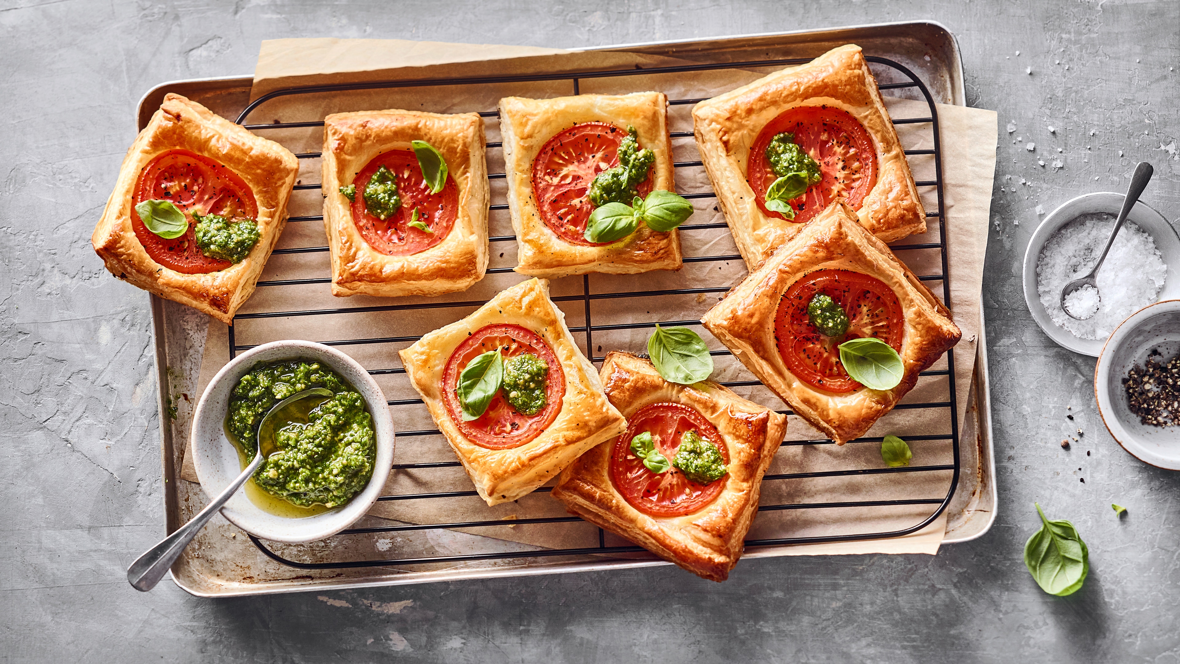 Blätterteig mit Tomaten