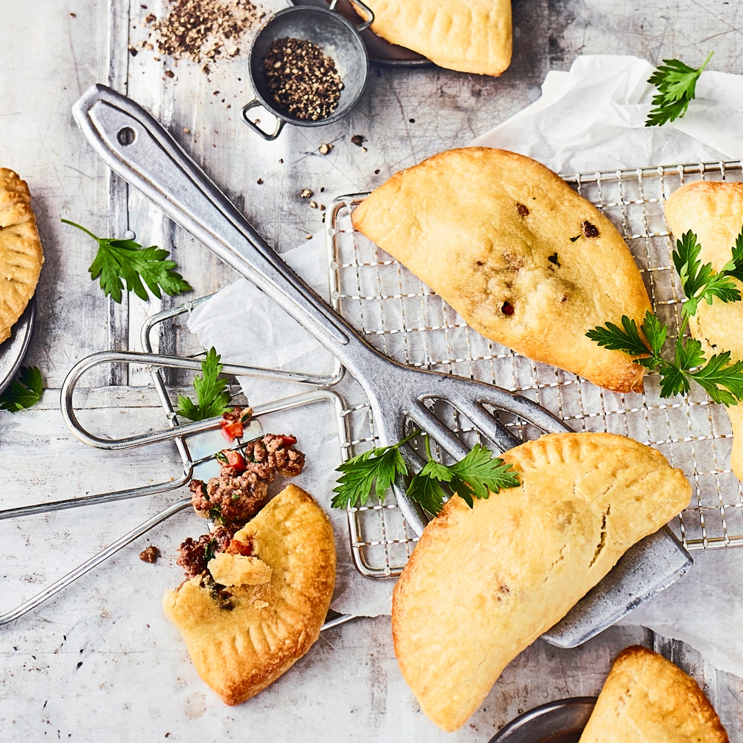 Empanadas mit Hackfleisch und Paprika