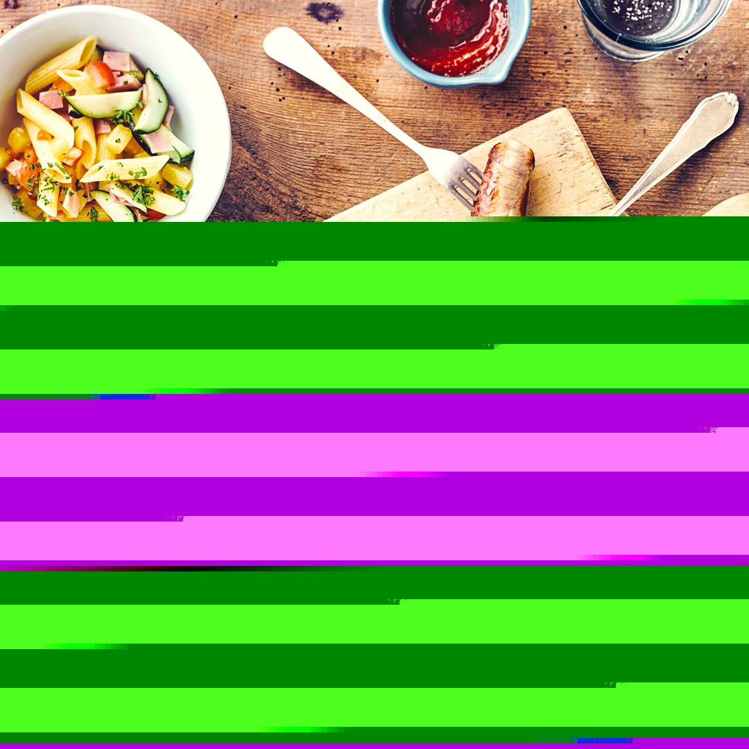 Grillwurst mit Pennesalat