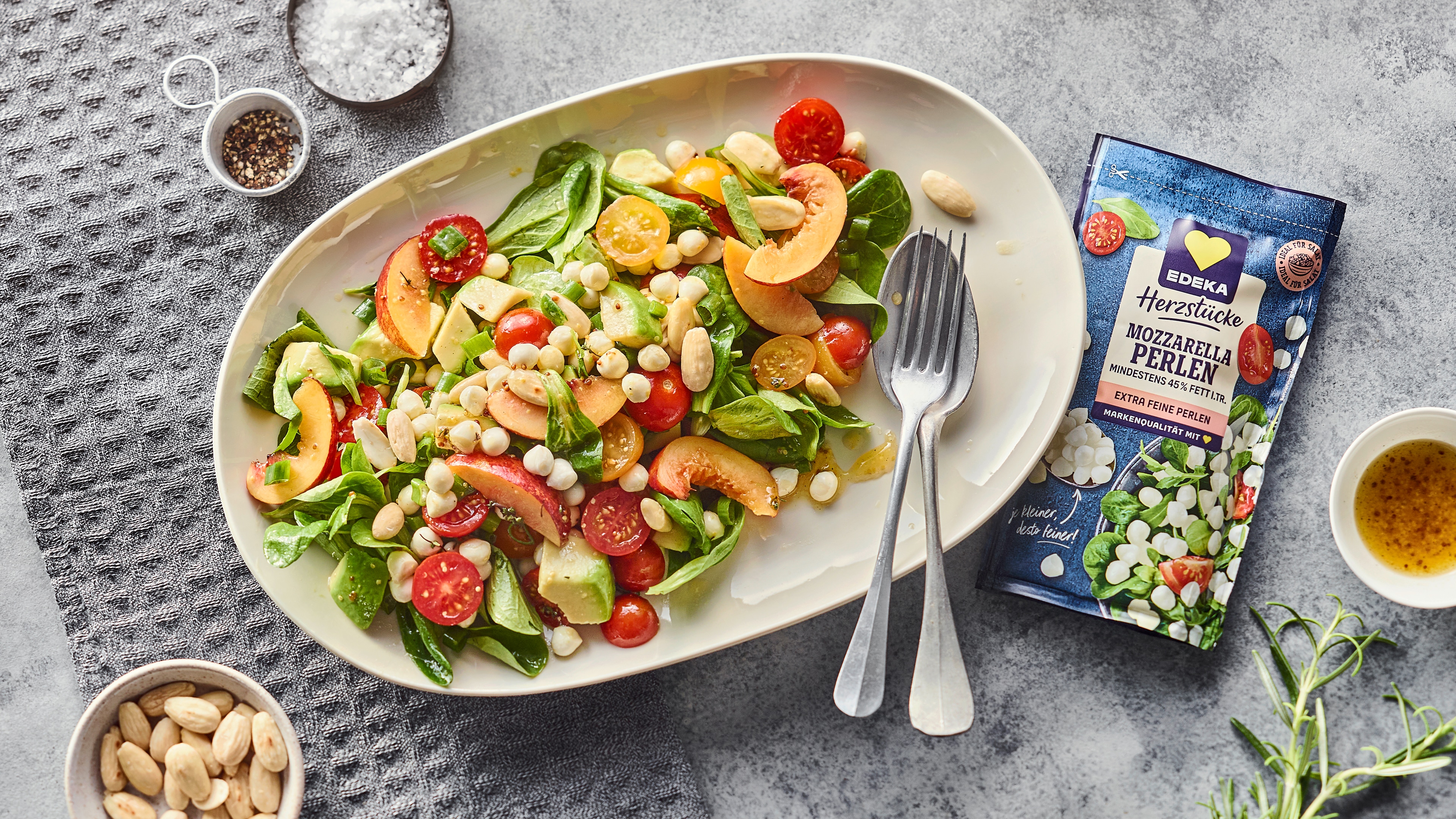 Rezept für Sommersalat mit Mozzarella Perlen