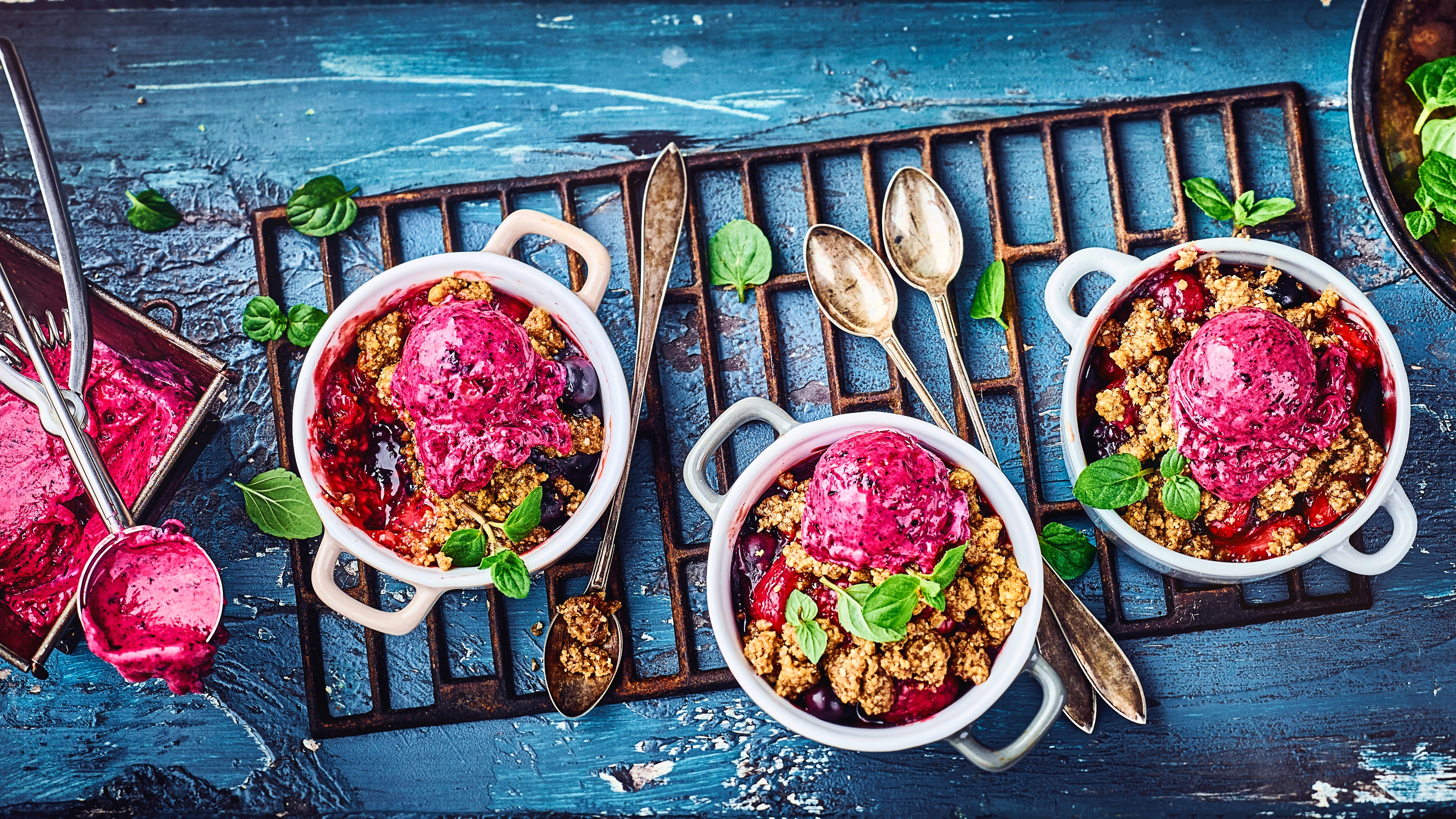 Veganer Beeren-Crumble